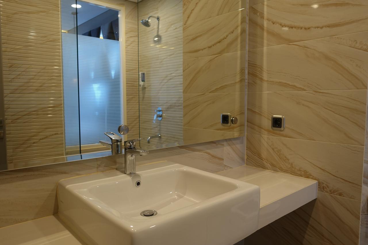 M Hotel Kupang Купанг Екстериор снимка