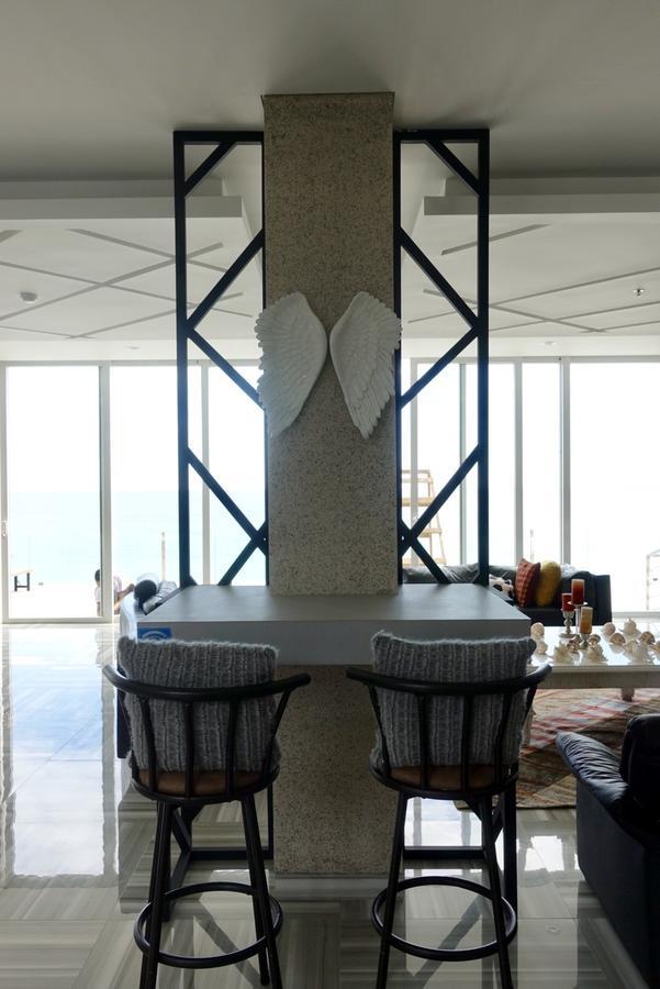 M Hotel Kupang Купанг Екстериор снимка