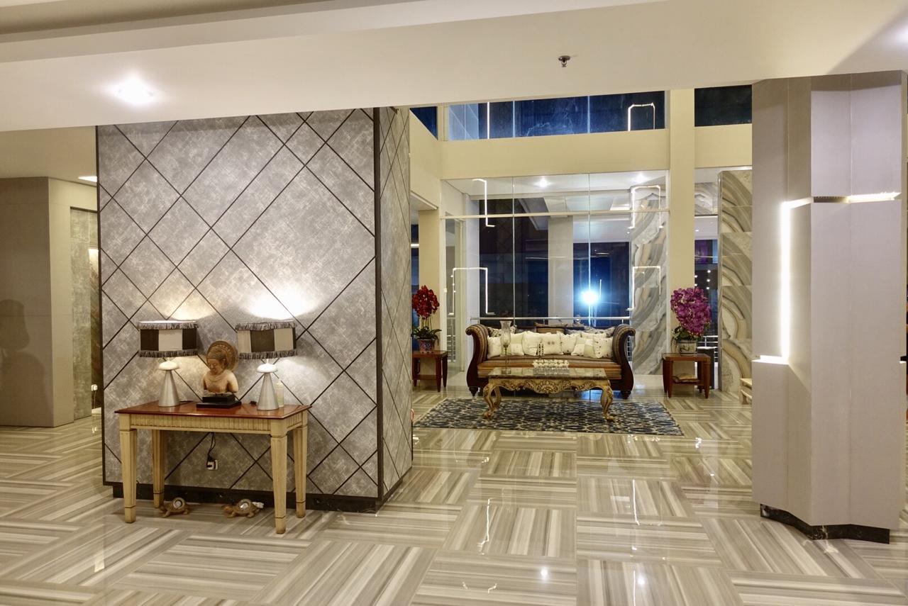 M Hotel Kupang Купанг Екстериор снимка